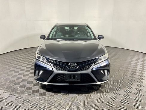 Used 2019 Toyota Camry LE image 4