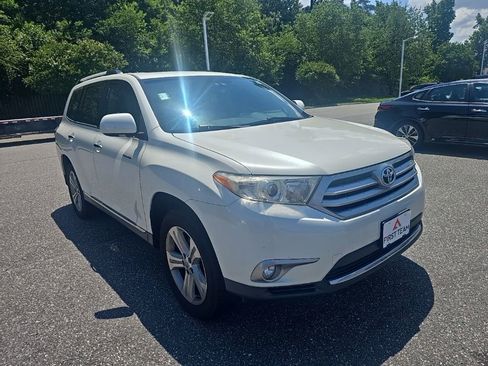 Used 2013 Toyota Highlander Limited FWD image 3