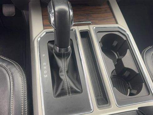 Used 2019 Ford F150 Lariat image 11