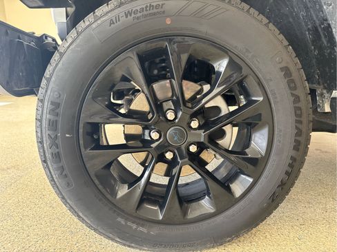Used 2025 Jeep Wrangler Unlimited Sahara AWD/4WD image 18