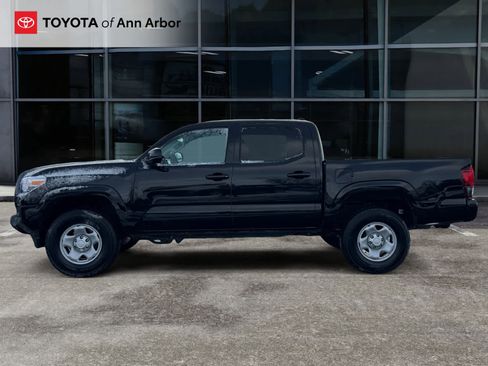 Used 2023 Toyota Tacoma SR image 7
