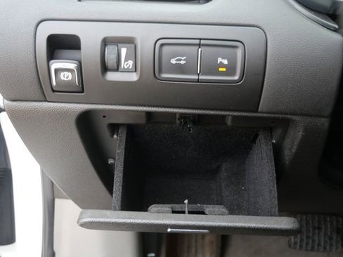 Used 2015 Chevrolet Impala LT w/ Convenience Package image 18