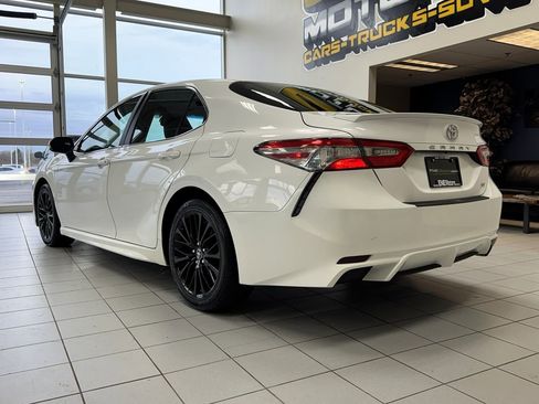 Used 2018 Toyota Camry SE w/ Moonroof Package FWD image 59