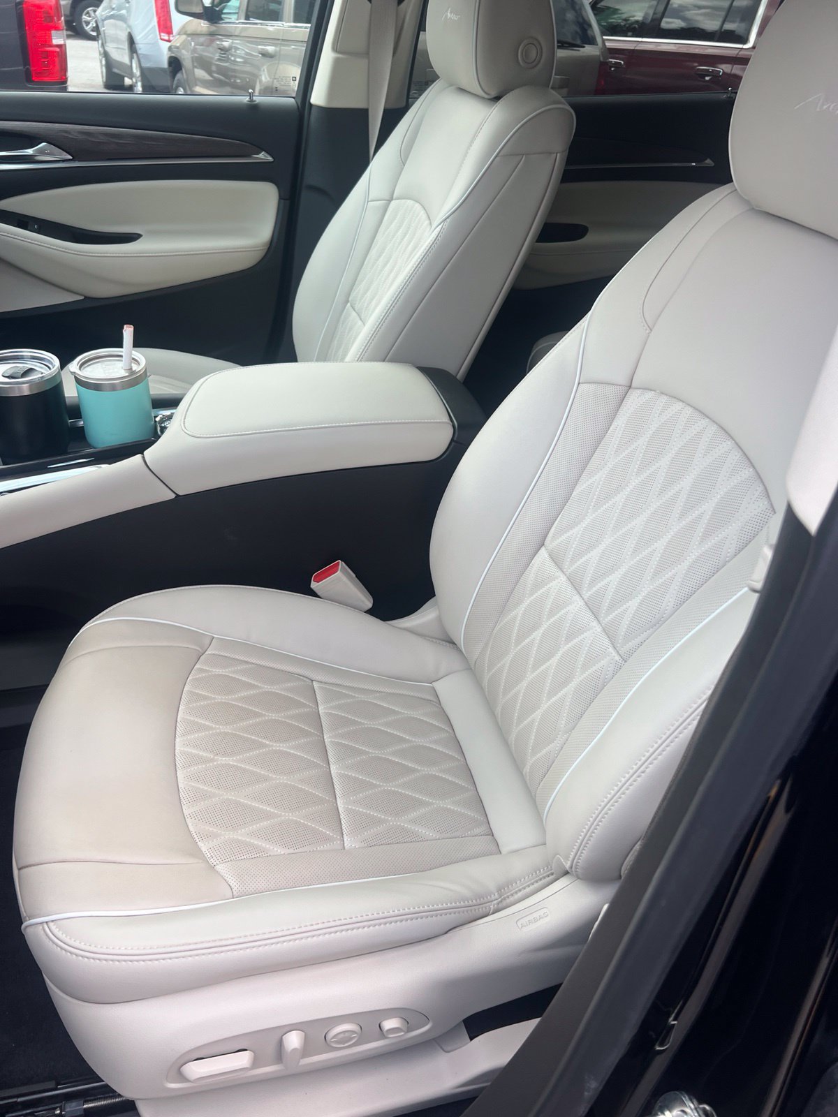 Used 2024 Buick Enclave Avenir w/ Avenir Technology Package FWD image 9