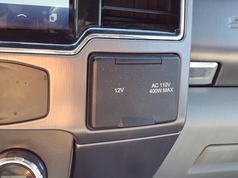 Used 2022 Ford F350 Limited image 9