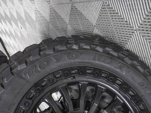 Used 2023 GMC Yukon Denali image 36