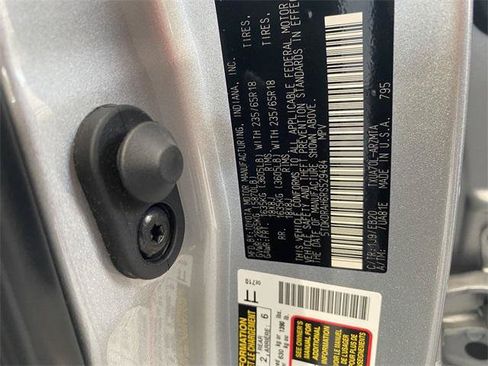 Certified 2024 Toyota Highlander XLE FWD image 33