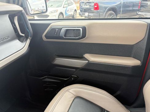 Used 2022 Ford Bronco Wildtrak image 24