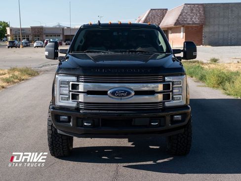 Used 2019 Ford F350 Limited image 5