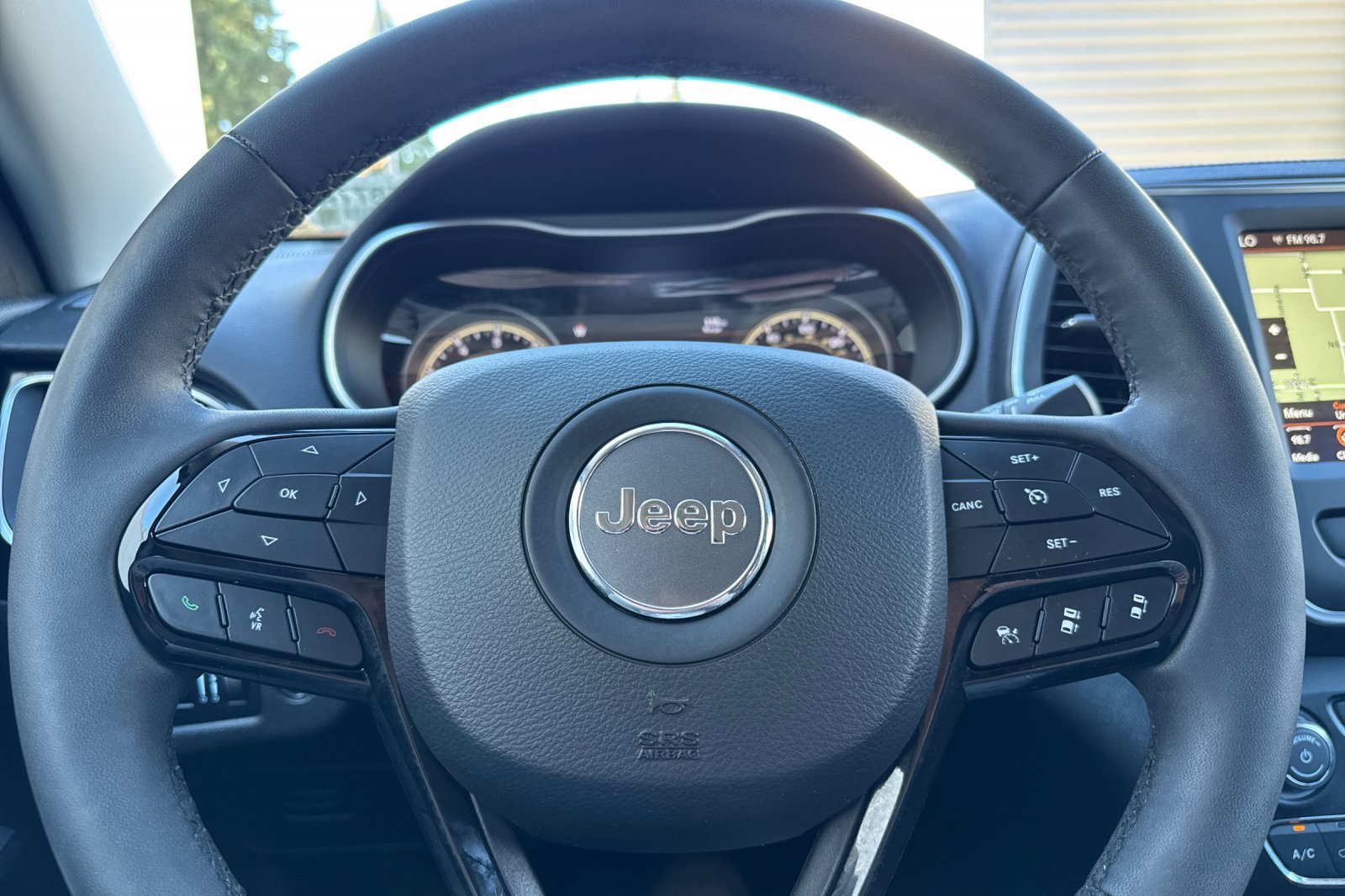 Used 2023 Jeep Cherokee Altitude Lux AWD/4WD image 24