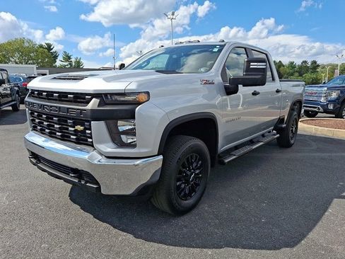 Used 2022 Chevrolet Silverado 3500 W/T image 3