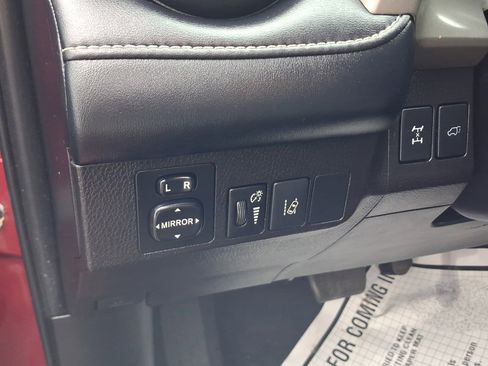 Used 2018 Toyota RAV4 XLE image 28