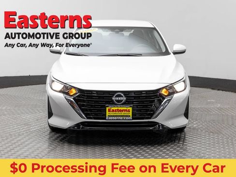 Used 2024 Nissan Sentra SV FWD image 2