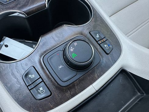 Used 2022 GMC Acadia Denali w/ Denali Technology Package image 57