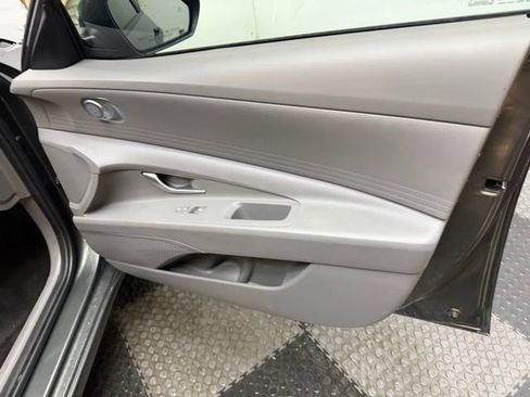 Used 2024 Hyundai Elantra SEL image 33