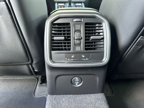 Used 2026 Porsche Macan S image 40