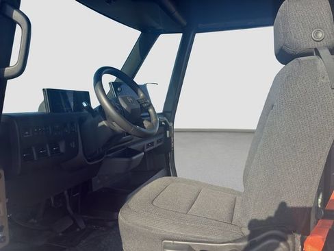 Used 2024 Chevrolet Brightdrop 600 w/ Commercial Equipment Package AWD/4WD image 12