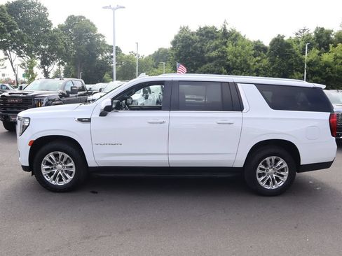 Used 2023 GMC Yukon XL SLE AWD/4WD image 7