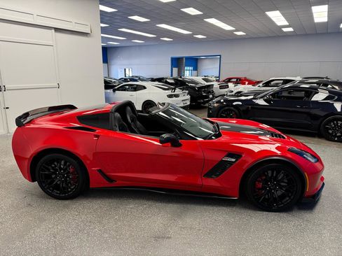 Used 2016 Chevrolet Corvette Z06 w/ 3LZ Preferred Equipment Group RWD image 9