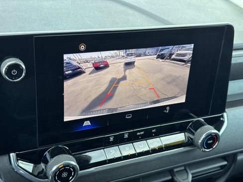 Used 2024 Chevrolet Colorado Trail Boss w/ Advanced Trailering Package AWD/4WD image 17