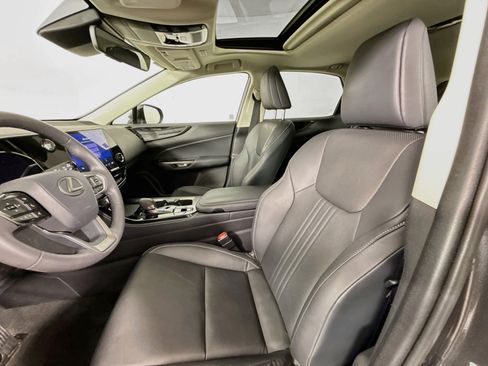 Used 2024 Lexus NX 250 FWD image 11