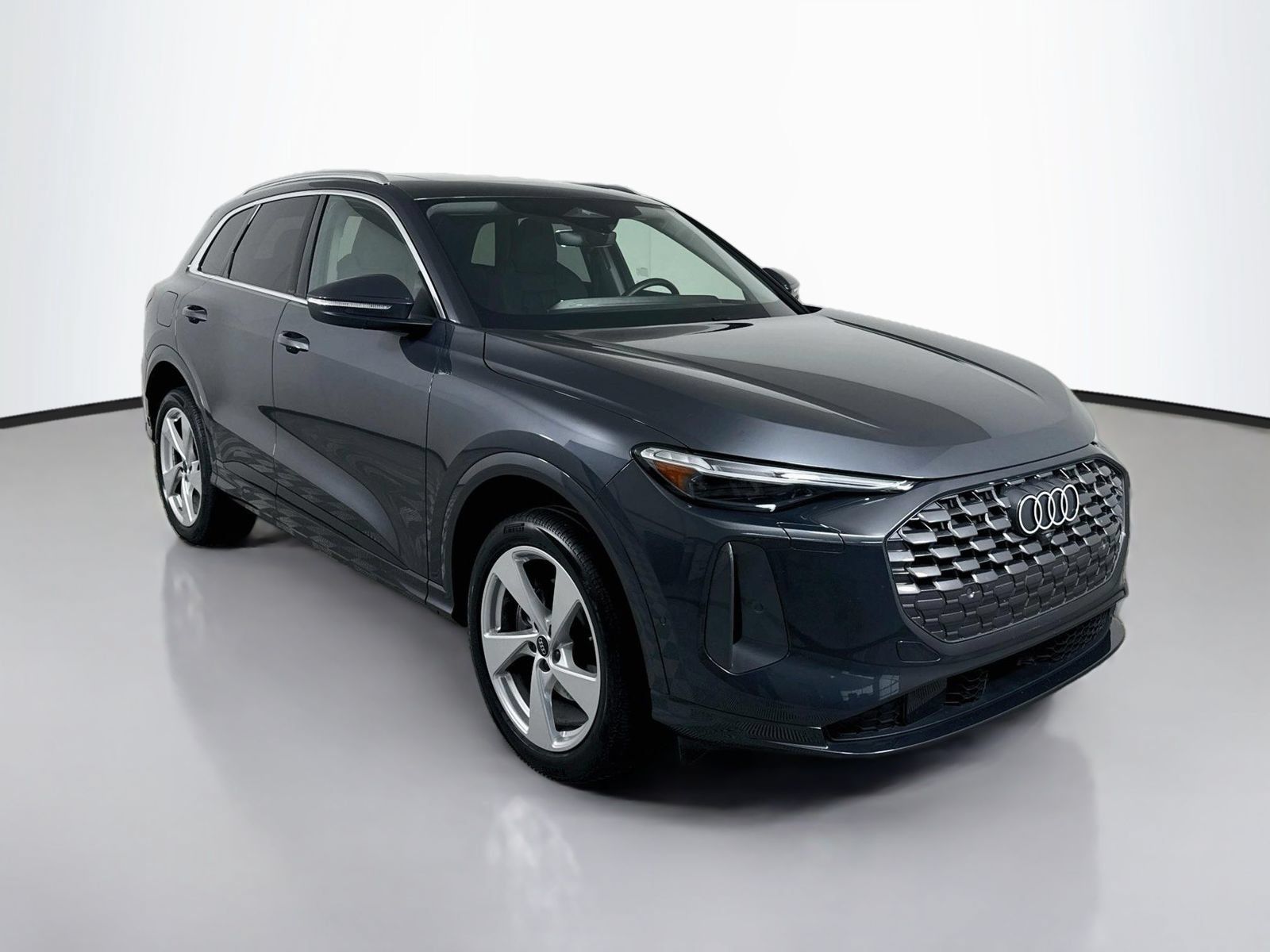 Certified 2025 Audi Q5 Premium w/ Premium Plus AWD/4WD image 7