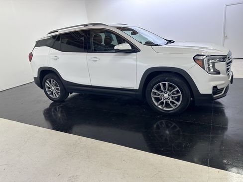 Used 2022 GMC Terrain SLT image 21
