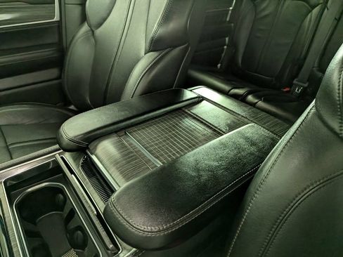 Certified 2023 Jeep Wagoneer L Series II AWD/4WD image 32
