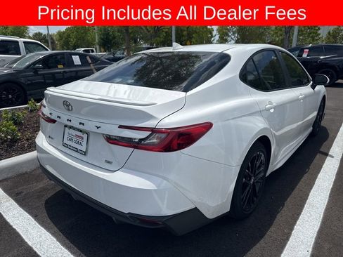 Used 2025 Toyota Camry SE FWD image 4