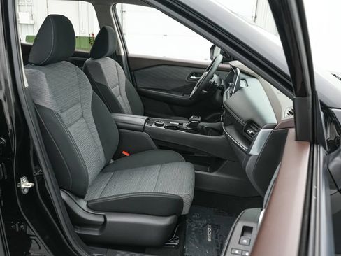 Used 2023 Nissan Rogue SV AWD/4WD image 20