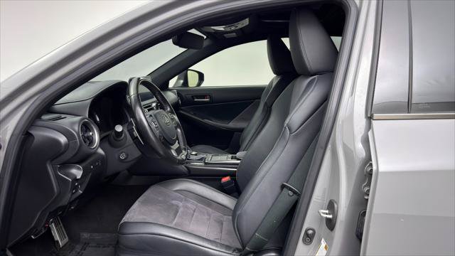 Used 2022 Lexus IS 500 RWD image 14