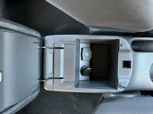 Used 2015 Nissan Sentra SV FWD image 27