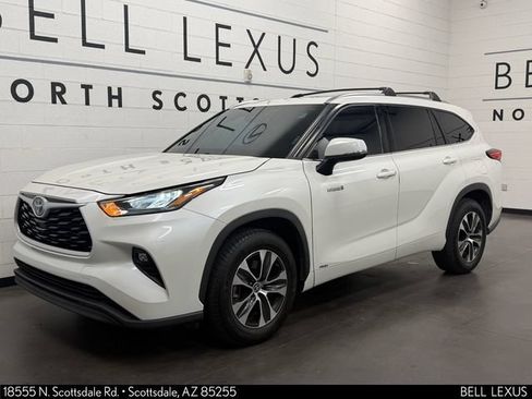 Used 2020 Toyota Highlander XLE FWD image 8
