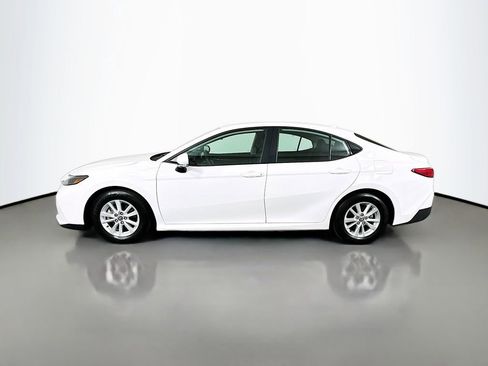 Used 2025 Toyota Camry LE image 8