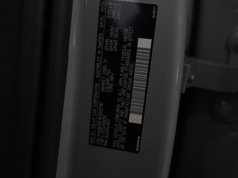 Used 2024 Volvo XC90 B6 Plus image 24