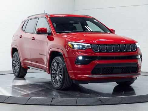 Used 2022 Jeep Compass Limited w/ (RED) Package AWD/4WD image 4