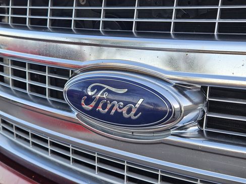 Used 2014 Ford F150 XLT w/ Equipment Group 302A Luxury image 9