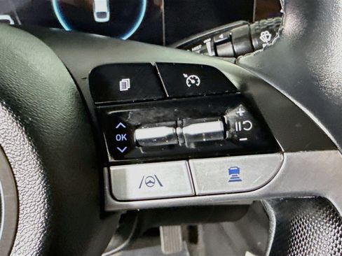 Used 2021 Hyundai Elantra Limited FWD image 15
