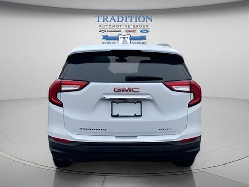 Used 2024 GMC Terrain SLE AWD/4WD image 4