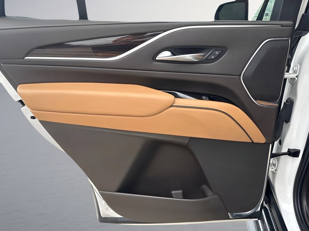 Used 2022 Cadillac Escalade Premium Luxury RWD image 33