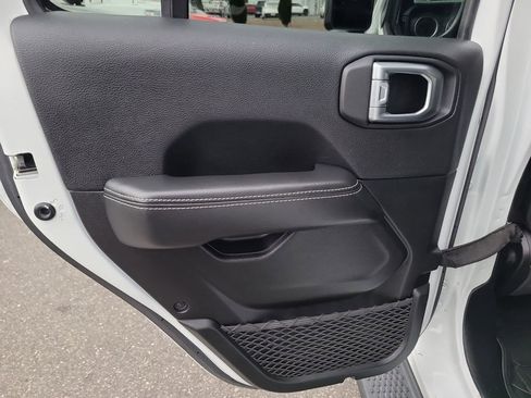 Certified 2023 Jeep Wrangler Sahara w/ Cold Weather Group image 8