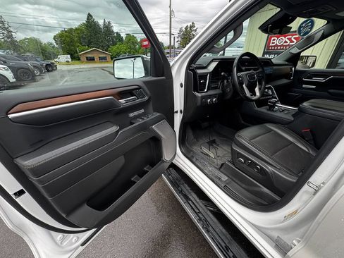 Used 2024 GMC Sierra 1500 Denali w/ Denali Reserve Package AWD/4WD image 10