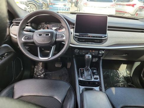 Used 2024 Jeep Compass Latitude AWD/4WD image 17