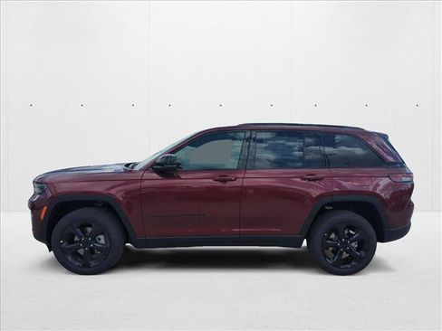 New 2025 Jeep Grand Cherokee Limited w/ Black Appearance Package image 5