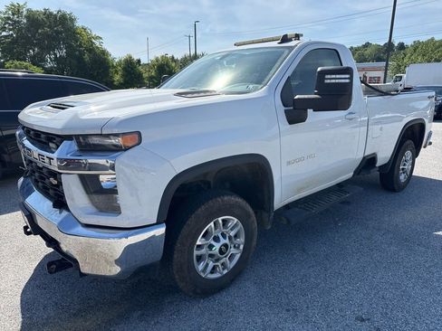 Used 2022 Chevrolet Silverado 2500 LT w/ Convenience Package AWD/4WD image 4