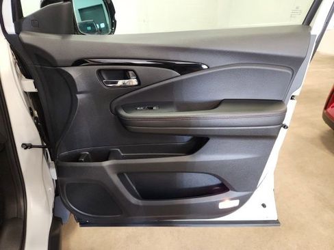 Used 2023 Honda Ridgeline Black Edition image 35