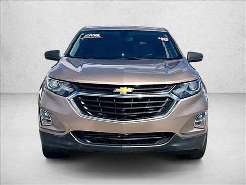 Used 2018 Chevrolet Equinox LS image 2