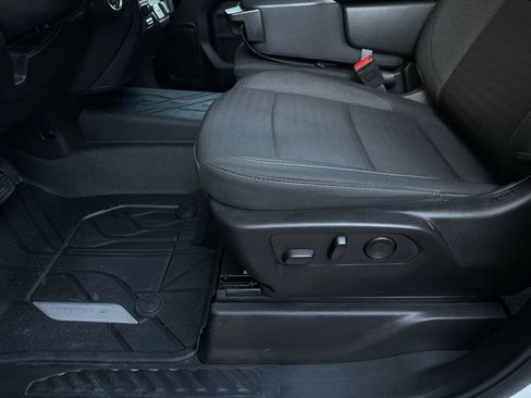 Used 2025 Chevrolet Silverado 2500 Custom w/ Custom Value Package image 12