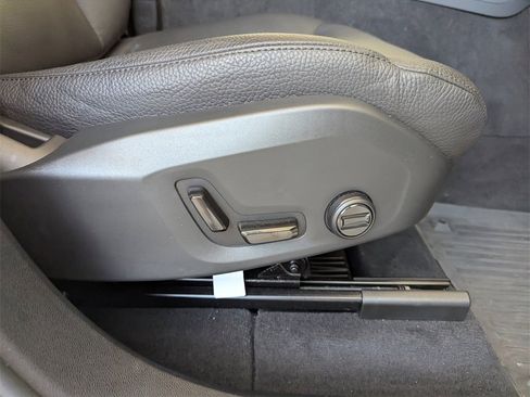 Used 2023 Volvo XC60 B5 Plus w/ Protection Package Premier image 39