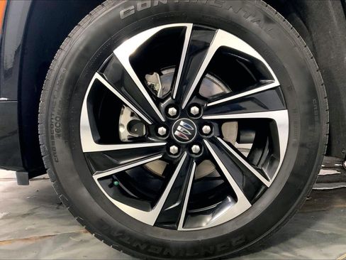 Used 2025 Buick Enclave Sport Touring image 9